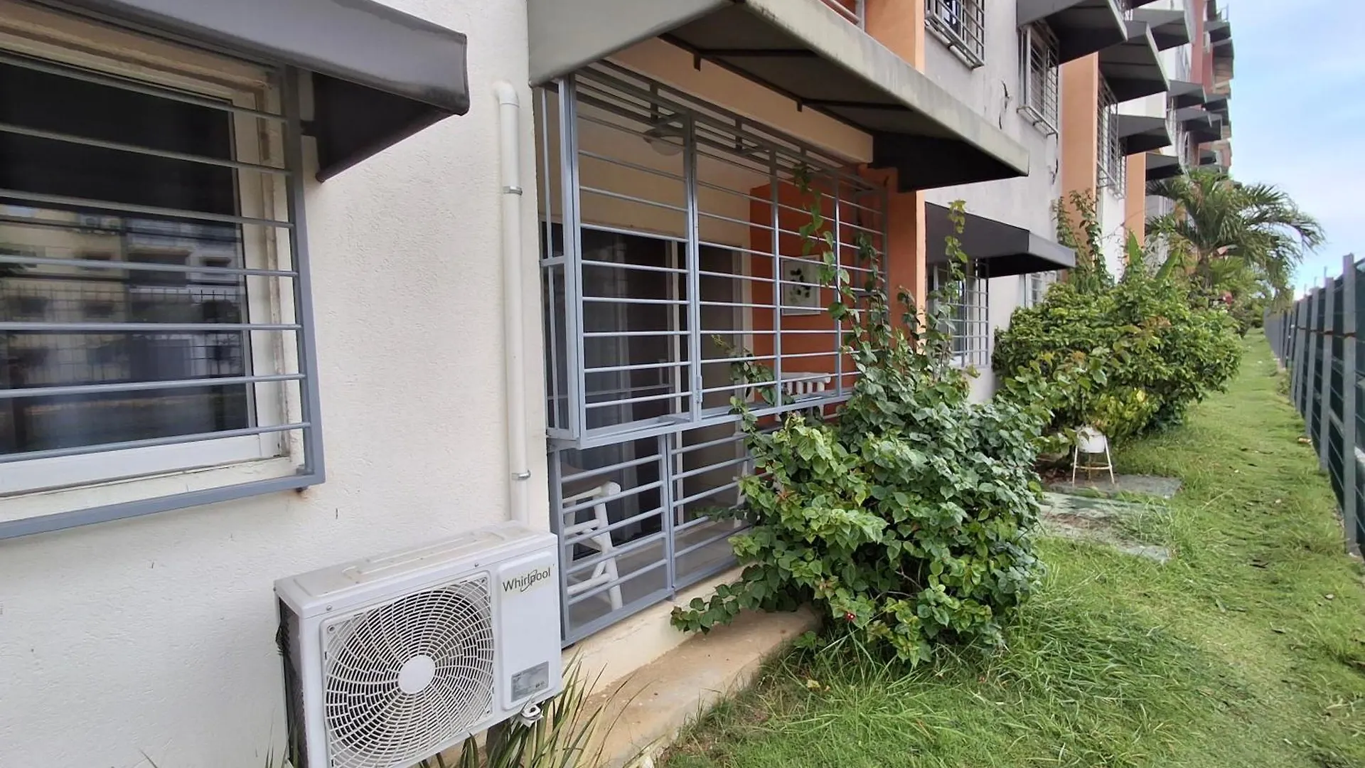 Comfortable Apartament contacts